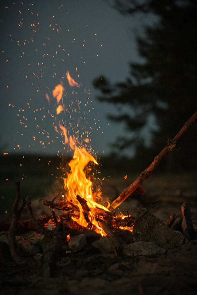 18111560-fire-2560427_960_720-1511891708-650-6837791803-1513941050.jpg
