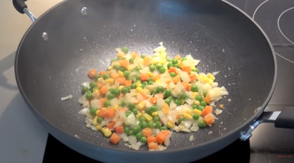 Screenshot-2018-2-28 Super Fast Chicken Fried Rice(1).png