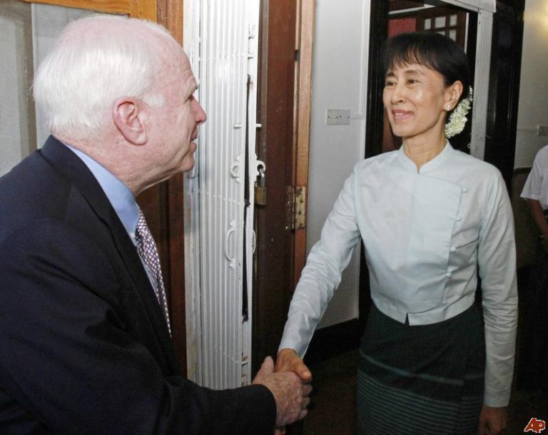 7.-aung-san-suu-kyi-john-mccain-2011-6-2-8-41-10-768x610.jpg